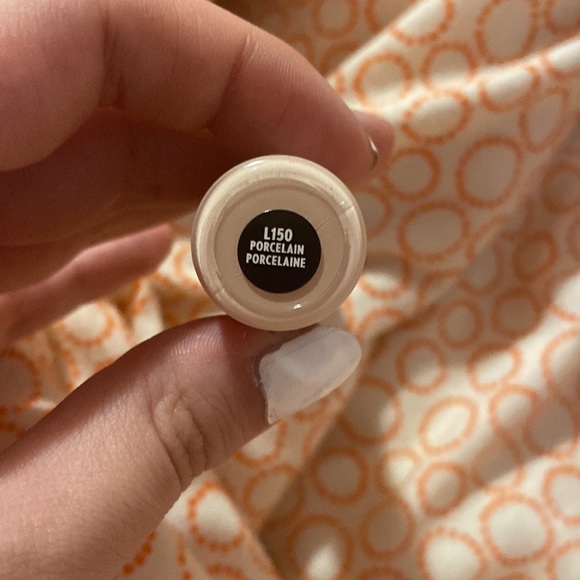 cover girl true blend undercover concealer in porcelaine - Picture 2 of 3